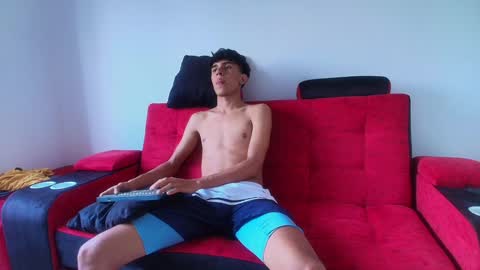 Snapshot of mister_jhonxxx chatting on 12.17.24 mister_jhonxxx online show from 12.17.24