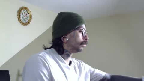 misternocturne online show from 12.04.25