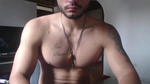 Snapshot of mistersam33 chatting on 02.11.25 mistersam33 online show from 02.11.25
