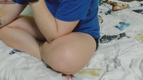 Snapshot of mistress_adel chatting on 01.13.25 mistress_adel online show from 01.13.25