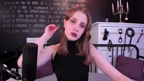 Snapshot of mistress_marlene chatting on 01.05.25 Mistress Marlene online show from 01.05.25