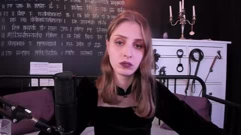 Snapshot of mistress_marlene chatting on 01.25.25 Mistress Marlene online show from 01.25.25
