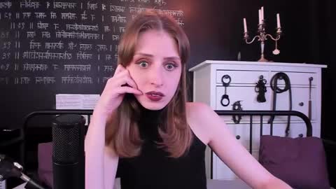 Snapshot of mistress_marlene chatting on 02.01.25 Mistress Marlene online show from 02.01.25