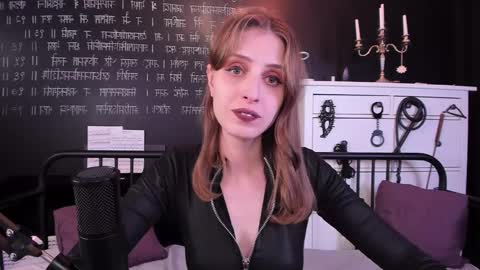 Snapshot of mistress_marlene chatting on 02.07.25 Mistress Marlene online show from 02.07.25