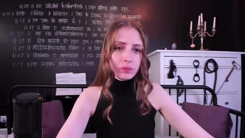Snapshot of mistress_marlene chatting on 02.25.25 Mistress Marlene online show from 02.25.25