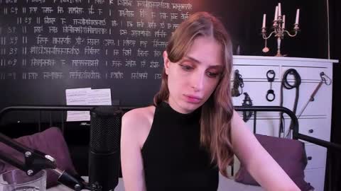 Snapshot of mistress_marlene chatting on 02.25.25 Mistress Marlene online show from 02.25.25