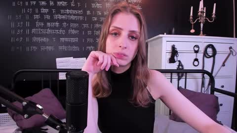 Snapshot of mistress_marlene chatting on 02.25.25 Mistress Marlene online show from 02.25.25