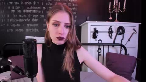 Snapshot of mistress_marlene chatting on 09.16.25 Mistress Marlene online show from 09.16.25