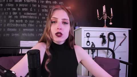 Snapshot of mistress_marlene chatting on 09.20.25 Mistress Marlene online show from 09.20.25