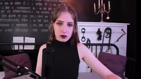Snapshot of mistress_marlene chatting on 09.25.25 Mistress Marlene online show from 09.25.25
