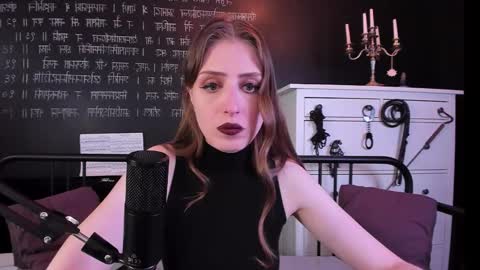 Snapshot of mistress_marlene chatting on 10.08.25 Mistress Marlene online show from 10.08.25