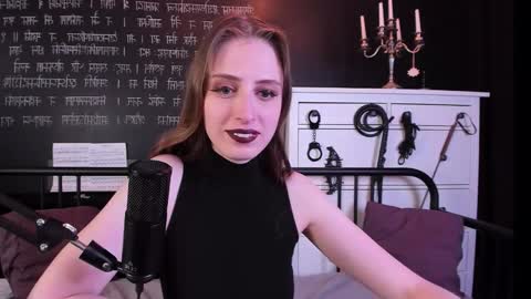 Snapshot of mistress_marlene chatting on 10.11.25 Mistress Marlene online show from 10.11.25