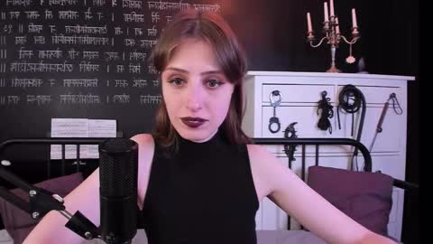 Snapshot of mistress_marlene chatting on 10.25.25 Mistress Marlene online show from 10.25.25