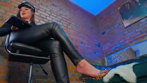 Snapshot of mistress_milana_ chatting on 12.20.24 mistress_milana_ online show from 12.20.24