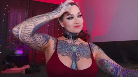 Snapshot of mistressdarkstar chatting on 04.19.26 MistressDarkStar online show from 04.19.26