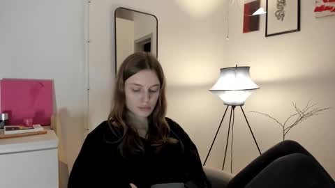 Snapshot of mistresselizy chatting on 11.06.25 mistresselizy online show from 11.06.25