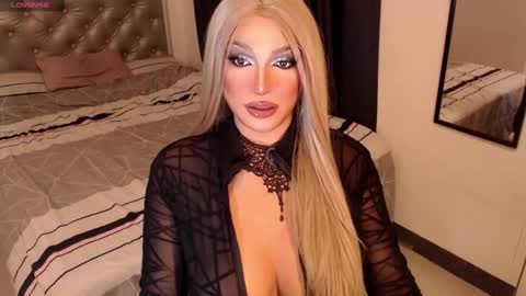 Snapshot of mistressemeraldxx chatting on 02.13.25 Ms Ems online show from 02.13.25