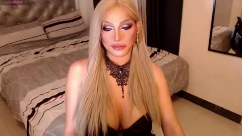 Snapshot of mistressemeraldxx chatting on 03.03.25 Ms Ems online show from 03.03.25