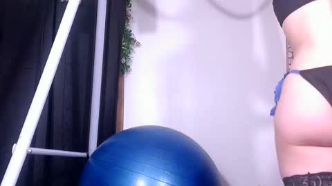 Snapshot of mistressgoddessanastasia chatting on 11.28.25 mistressgoddessanastasia online show from 11.28.25