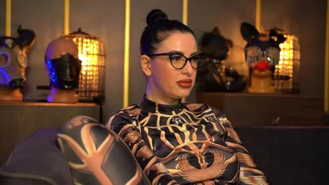 Snapshot of mistresskellykent chatting on 05.15.26 Mistress Kelly online show from 05.15.26
