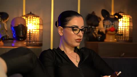 Snapshot of mistresskellykent chatting on 05.20.26 Mistress Kelly online show from 05.20.26