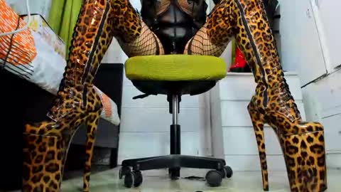 Tiffany online show from 12.21.25