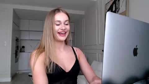 mistressuniverse online show from 04.14.26