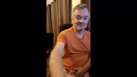 Snapshot of mitchoxxford chatting on 12.19.25 mitchoxxford online show from 12.19.25