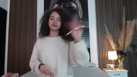 Snapshot of miticabrennet chatting on 11.19.25 Mtica Brennet online show from 11.19.25