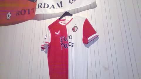 Snapshot of mitta93 chatting on 09.28.25 mitta93 online show from 09.28.25