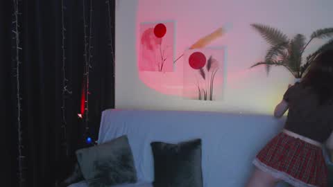 Snapshot of miuri_miy chatting on 02.02.25 Yuka online show from 02.02.25