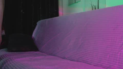 Snapshot of miuri_miy chatting on 02.06.25 Yuka online show from 02.06.25