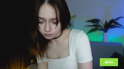 Snapshot of miuri_miy chatting on 02.08.25 Yuka online show from 02.08.25