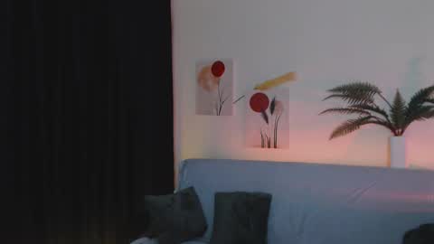 Snapshot of miuri_miy chatting on 02.09.25 Yuka online show from 02.09.25