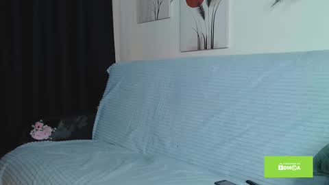 Snapshot of miuri_miy chatting on 02.12.25 Yuka online show from 02.12.25