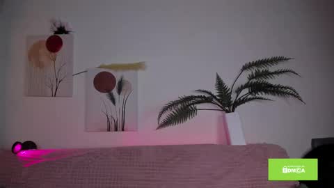 Snapshot of miuri_miy chatting on 02.22.25 Yuka online show from 02.22.25