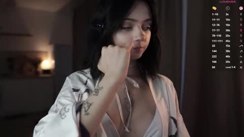 Snapshot of miuri_miy chatting on 09.14.25 Yuka online show from 09.14.25