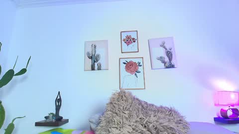 Snapshot of miwa_cutte chatting on 01.15.25 Miwa online show from 01.15.25