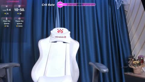 Snapshot of miwa_kasumi chatting on 11.04.25 MIa online show from 11.04.25