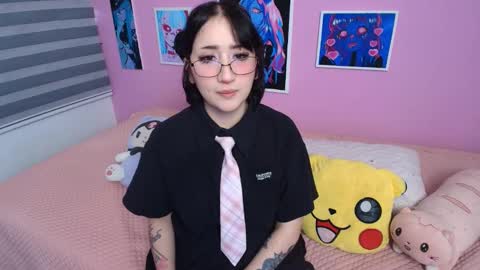 Snapshot of miwaviolet chatting on 12.01.25 Miwa Violet online show from 12.01.25