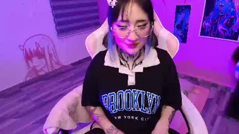 Snapshot of miwaviolet chatting on 06.24.26 Miwa Violet online show from 06.24.26