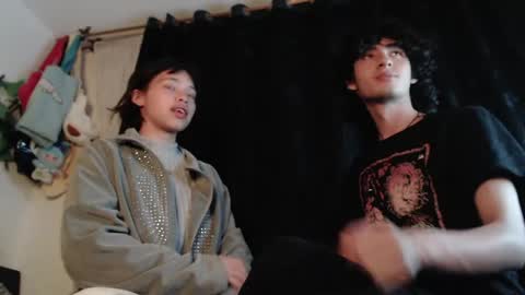 Snapshot of mixipeach chatting on 04.29.26 Naomi and Nekorii online show from 04.29.26