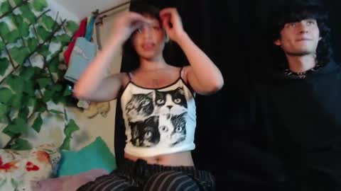 Snapshot of mixipeach chatting on 05.01.26 Naomi and Nekorii online show from 05.01.26