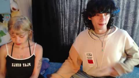 Snapshot of mixipeach chatting on 05.13.26 Naomi and Nekorii online show from 05.13.26
