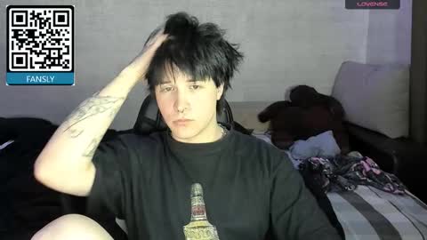 Snapshot of miya_meow_miku chatting on 10.23.25 MeowMiku online show from 10.23.25