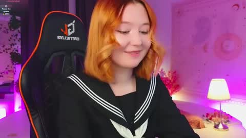 Snapshot of mizukinoyoru chatting on 02.19.25 Mizuki online show from 02.19.25