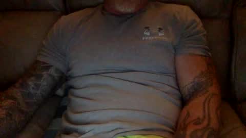 Snapshot of mjg175 chatting on 12.25.24 SexyRed online show from 12.25.24