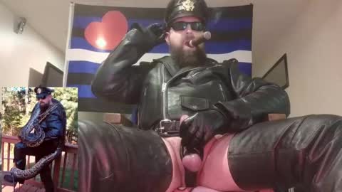 Snapshot of mmazsnake chatting on 01.11.25 SMOKINsnakeEYEZ online show from 01.11.25