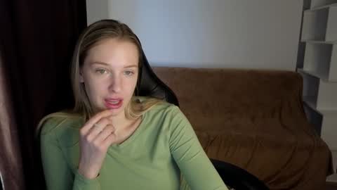 Lili online show from 12.20.24