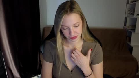 Lili online show from 01.20.25